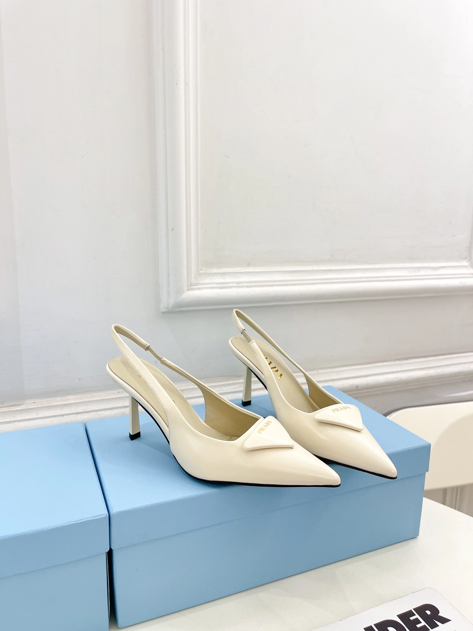 COCO-- Pr141 1I901M_3A9S_F0304_F_DD75 Saffiano cowhide heel-height ：7.5cm item:E-X555F1976